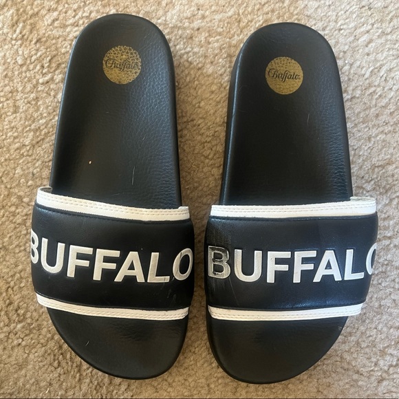 SOLD❤️ Dolls Kill x Buffalo Black & White Logo Flat Slides Sandals Summer - Picture 3 of 7